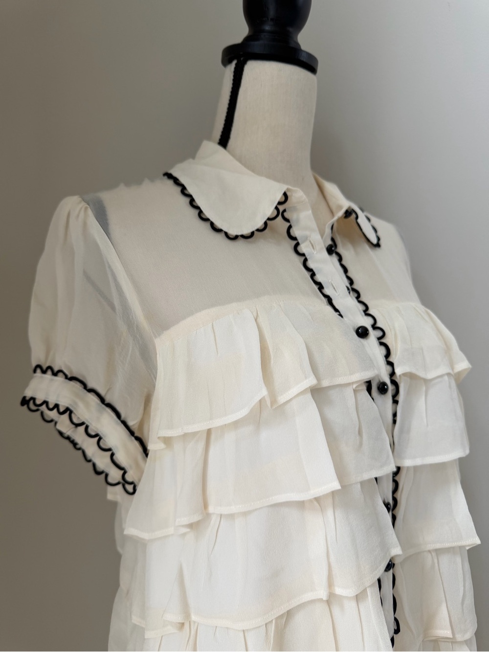 Kensie Ivory Ruffled Tiered Dress with Black Trim and Peter Pan Collar 100% Silk - Picture 4 of 8